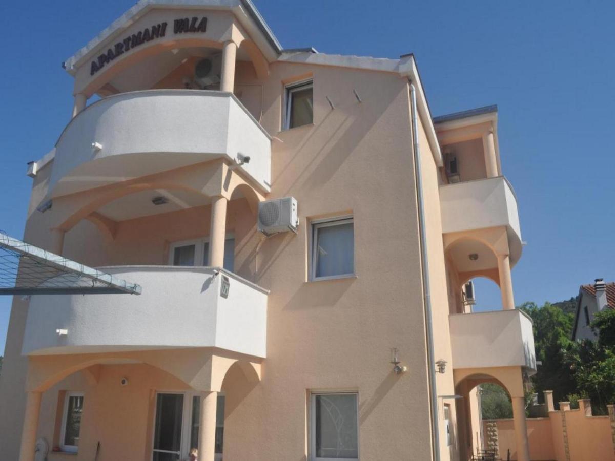 Apartments Vala Vinisce Bagian luar foto