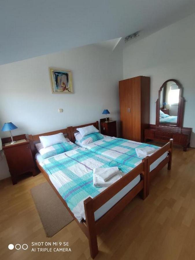 Apartments Vala Vinisce Bagian luar foto