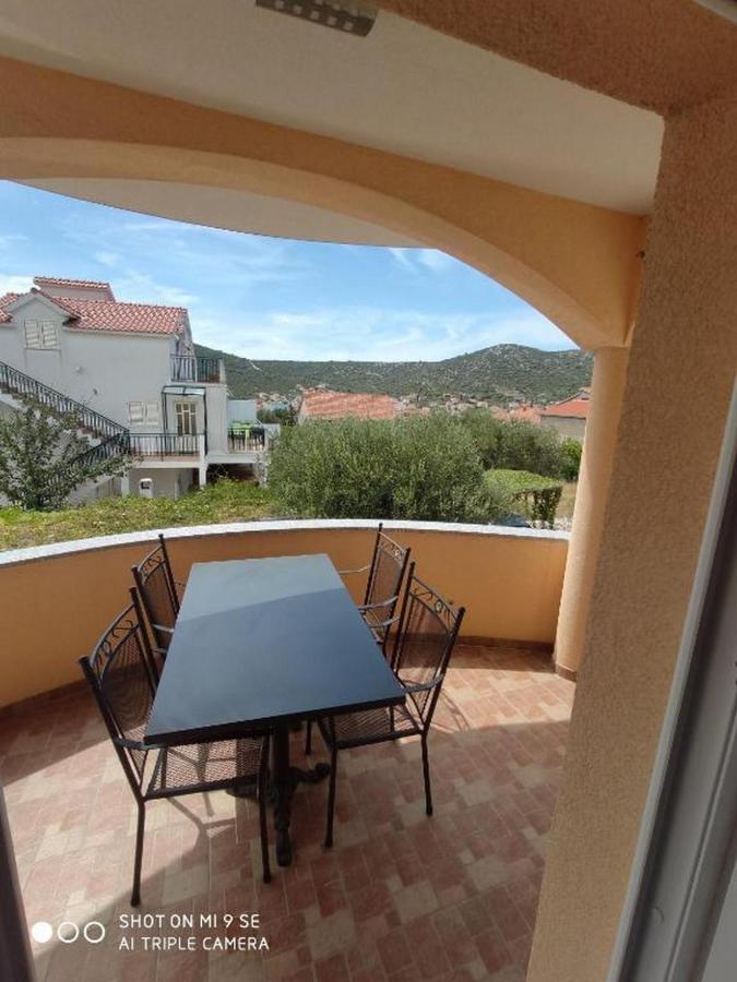 Apartments Vala Vinisce Bagian luar foto