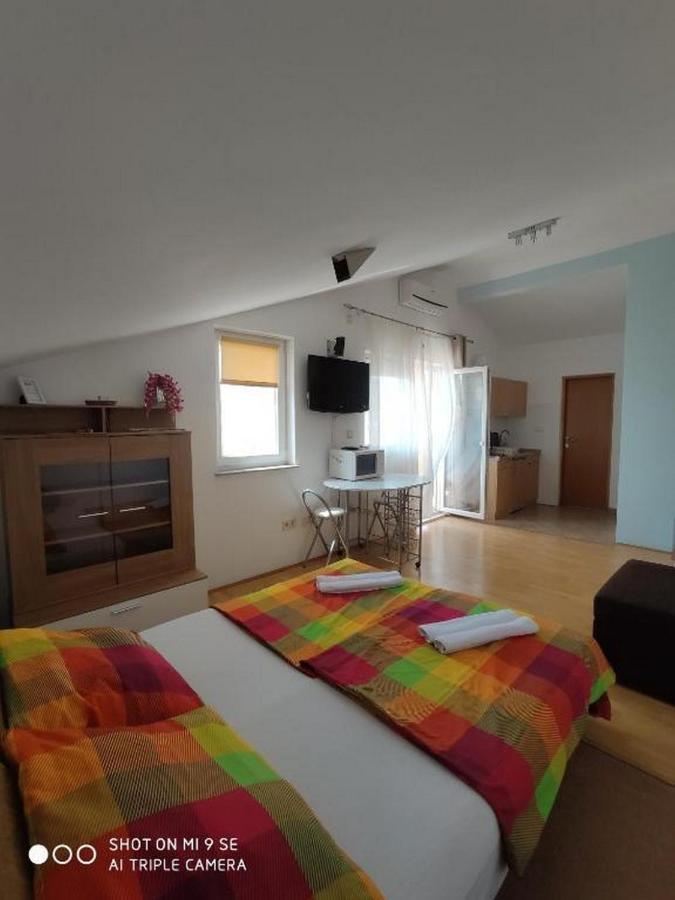 Apartments Vala Vinisce Bagian luar foto