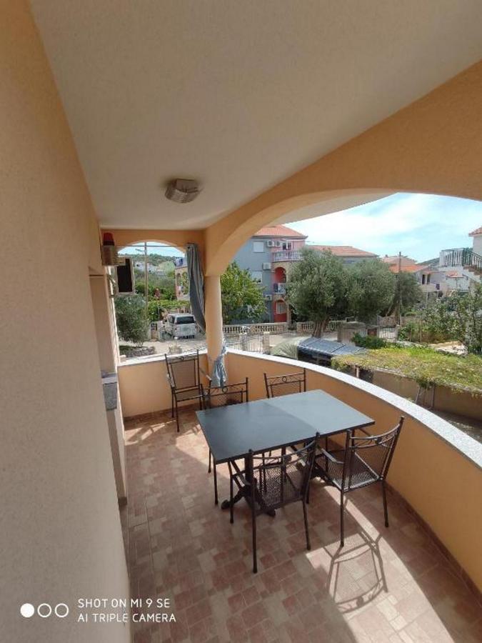 Apartments Vala Vinisce Bagian luar foto